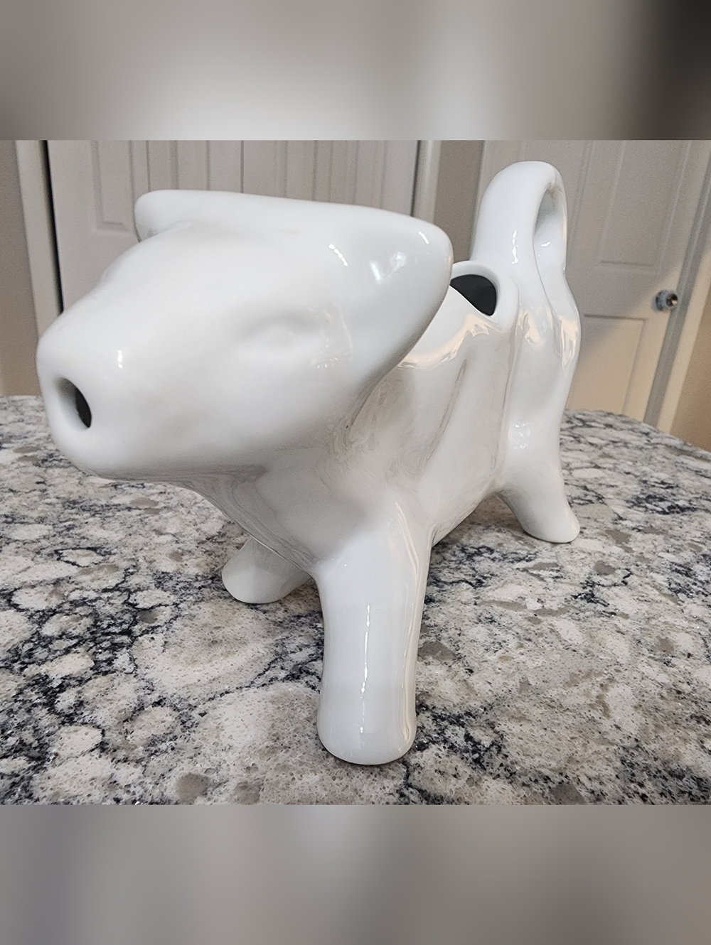 White Porcelain FRITZ AND FLOYD Cow Creamer - Home Kitchen